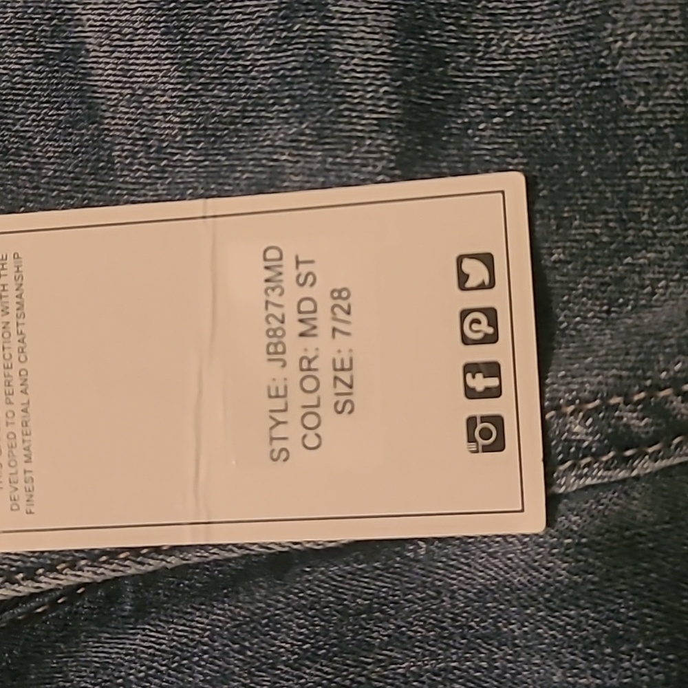 NWT judy blues distressed denim - Picture 7 of 8